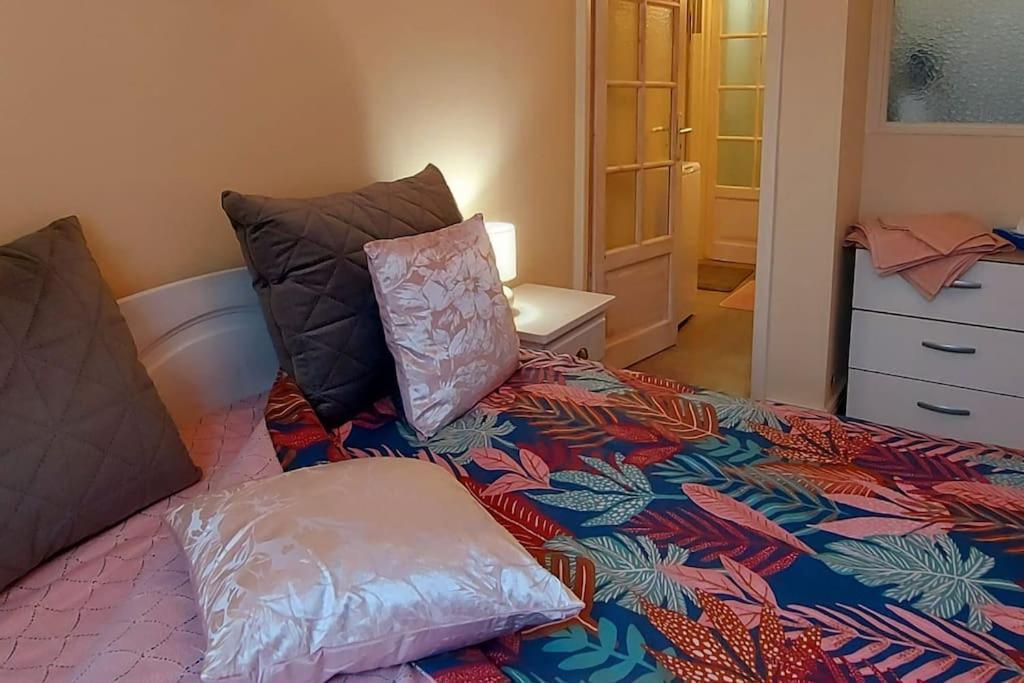 Le Spacieux Du Centre Apartman Agen Kültér fotó